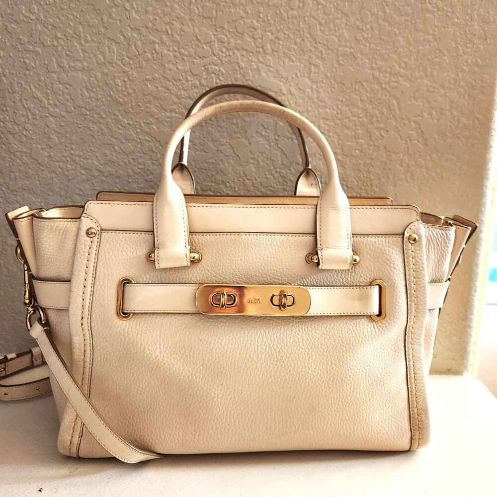 Coach Swagger White Leather Shoulder Bag Purse